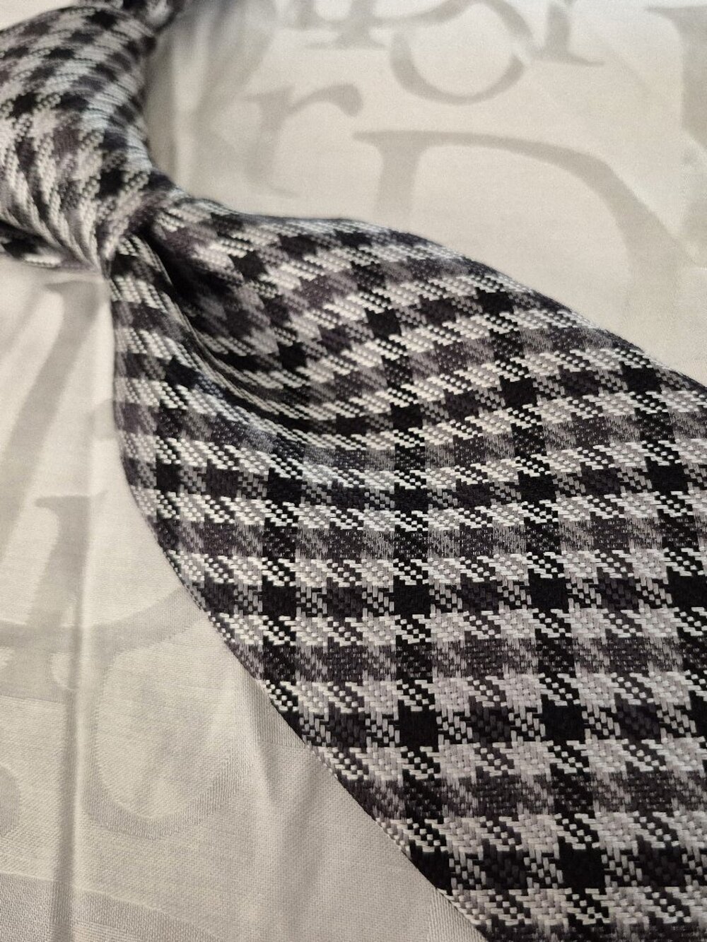 NWT TOM FORD Gray Black Silver Gingham Woven Silk Tie $280 Italy